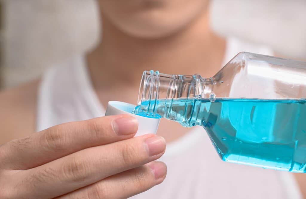 what happens if you drink mouthwash, drinking mouthwash, how much alcohol is in mouthwash